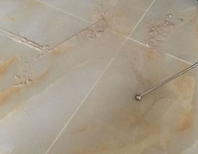 东兰瓷砖空鼓维修公司分享粘合剂选择不当在瓷砖铺贴过程中可能导致以下问题